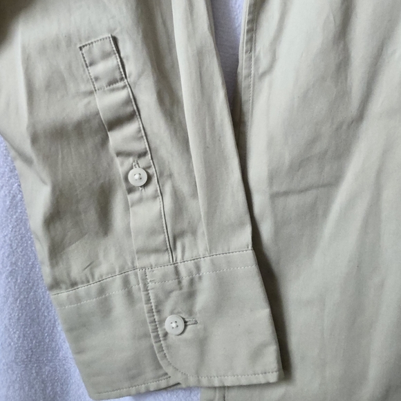 🧡 Women's Button-Up Shirt - Picture 5 of 6